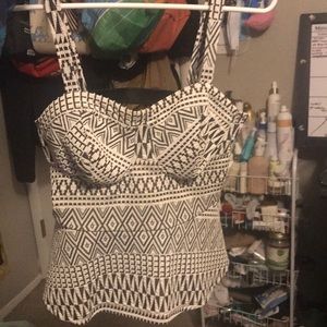 New Blackwhite geometric top w/ built in bustier